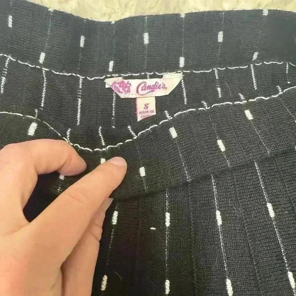 Black and white polka dotted knit skirt - Picture 2 of 4